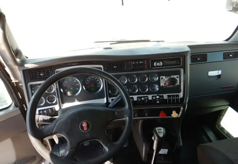 2012 Kenworth T800 photo 30