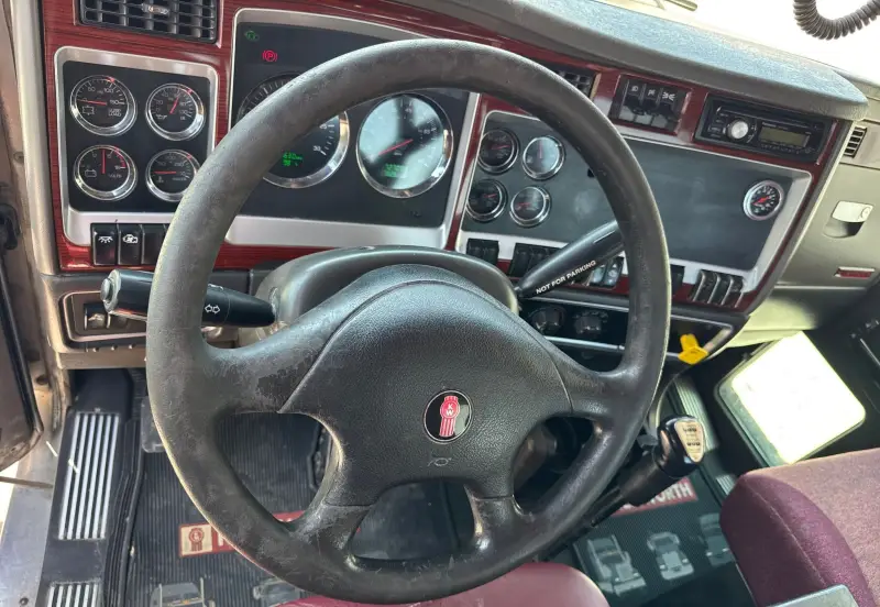 2007 Kenworth T800 photo 32