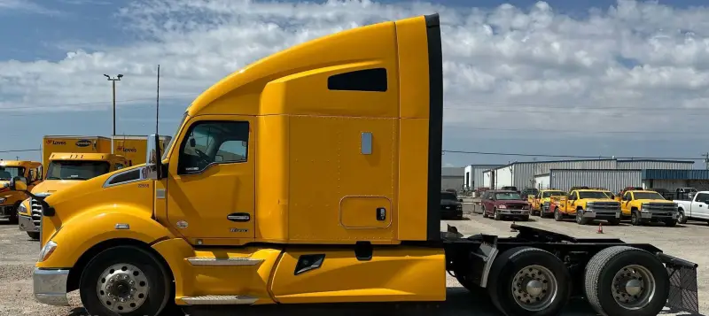 2022 Kenworth T680 photo 8