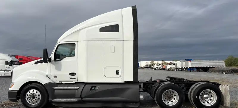 2022 Kenworth T680 photo 8