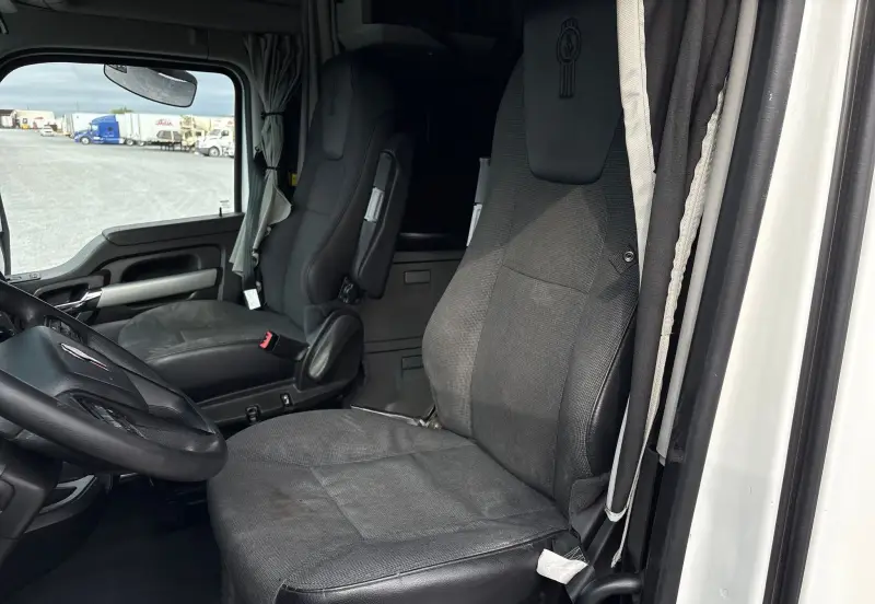 2022 Kenworth T680 photo 44