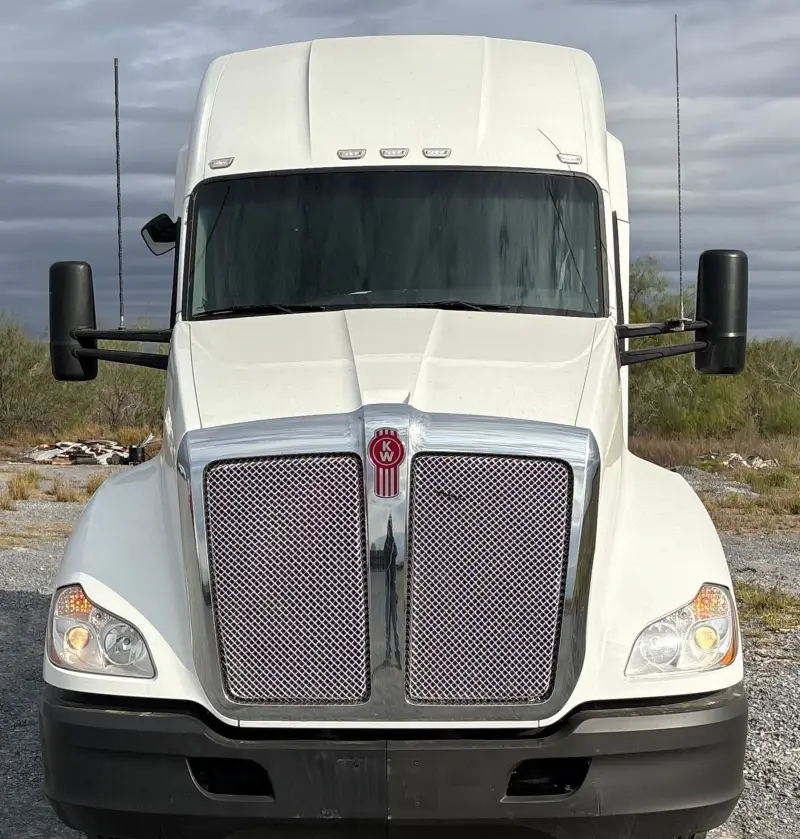 2022 Kenworth T680 photo 2