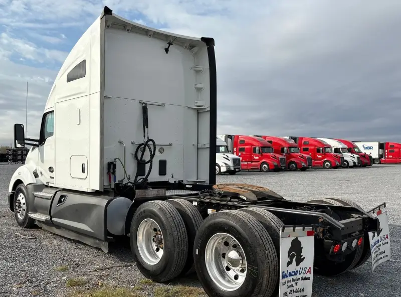 2022 Kenworth T680 photo 7