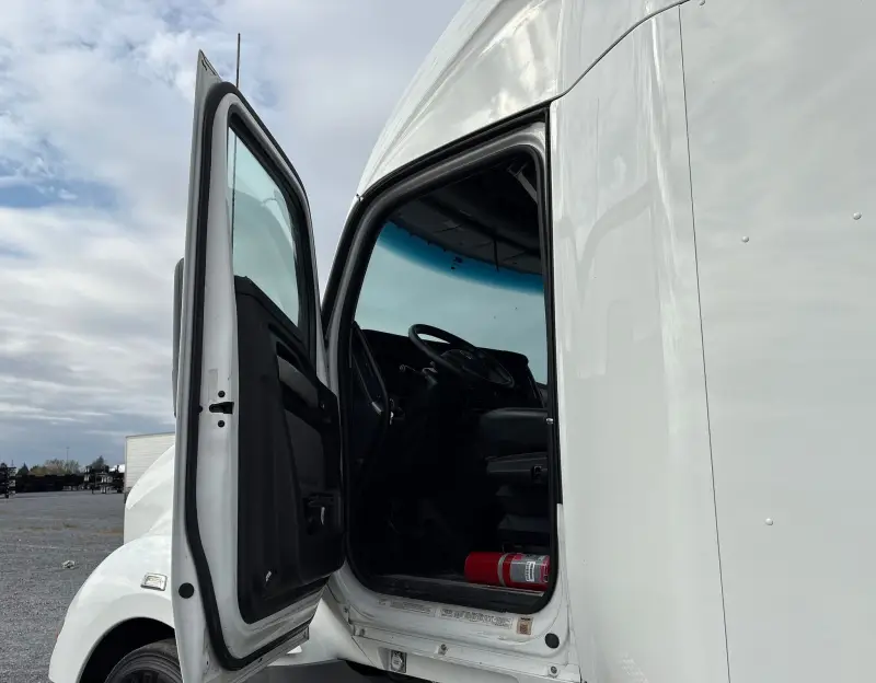 2022 Kenworth T680 photo 39