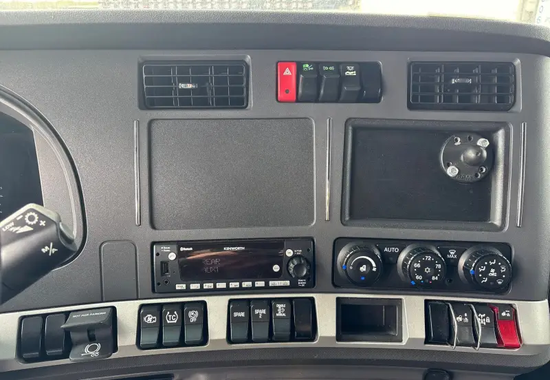 2022 Kenworth T680 photo 51