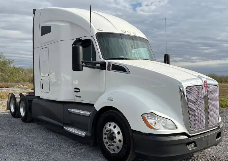 2022 Kenworth T680 photo 3