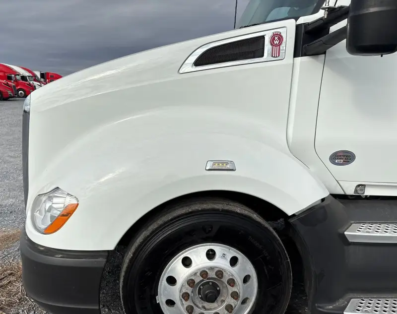 2022 Kenworth T680 photo 15