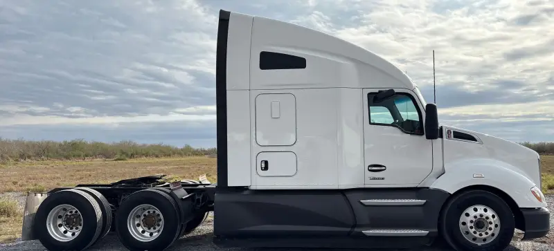2022 Kenworth T680 photo 4