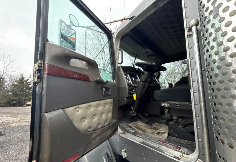 2006 Kenworth T800 photo 38