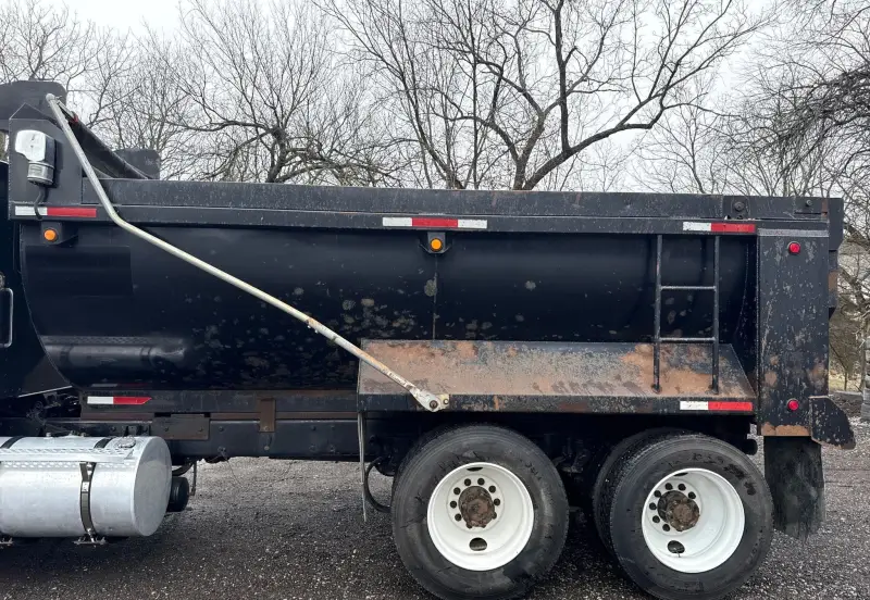 2006 Kenworth T800 photo 9