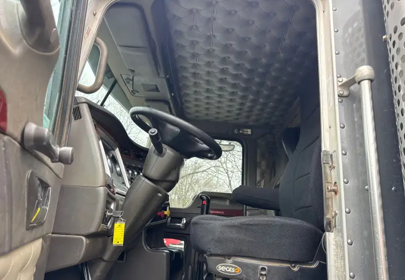 2006 Kenworth T800 photo 40