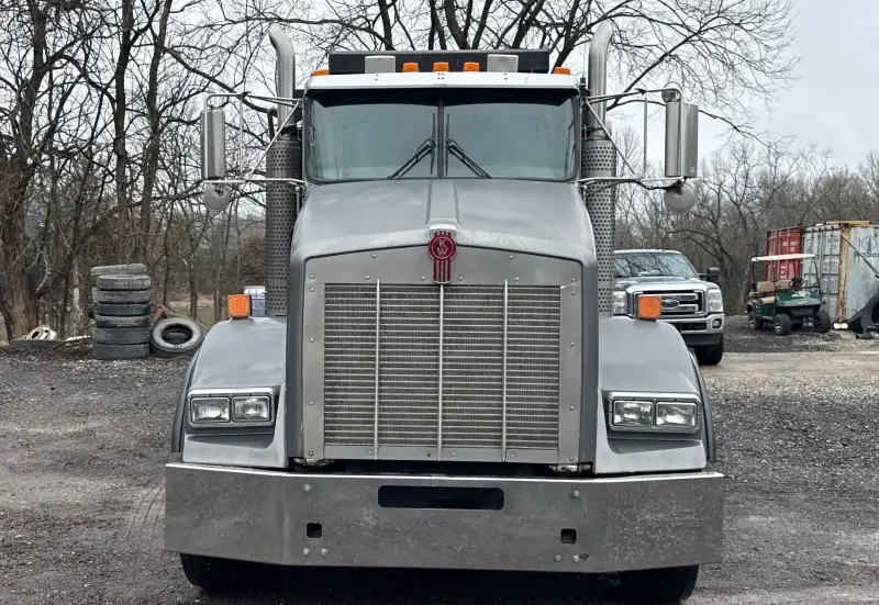 2006 Kenworth T800 photo 2