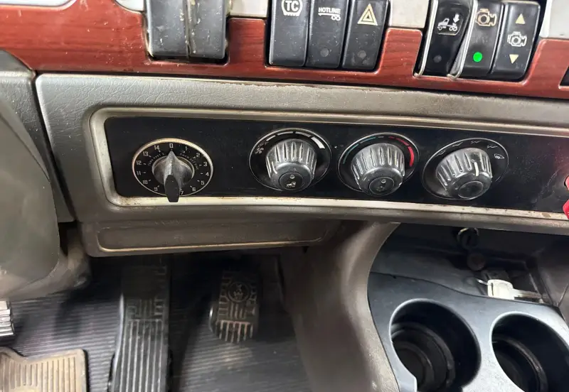 2006 Kenworth T800 photo 52