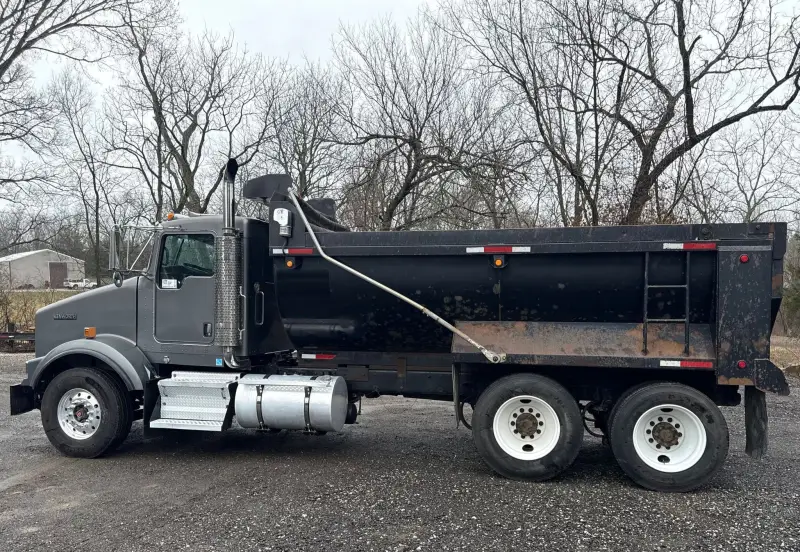 2006 Kenworth T800 photo 8