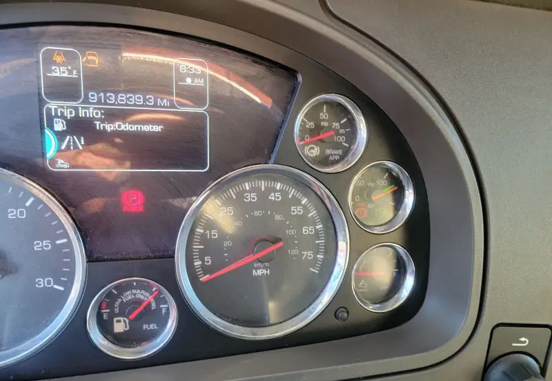 2015 Kenworth T680 photo 22