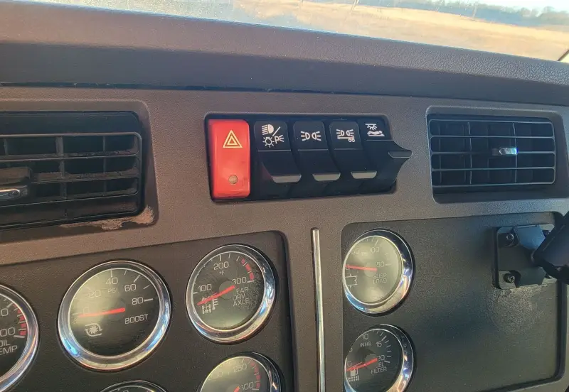2015 Kenworth T680 photo 31