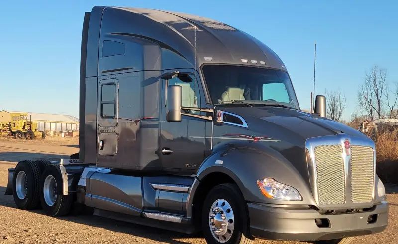 2015 Kenworth T680 photo 3