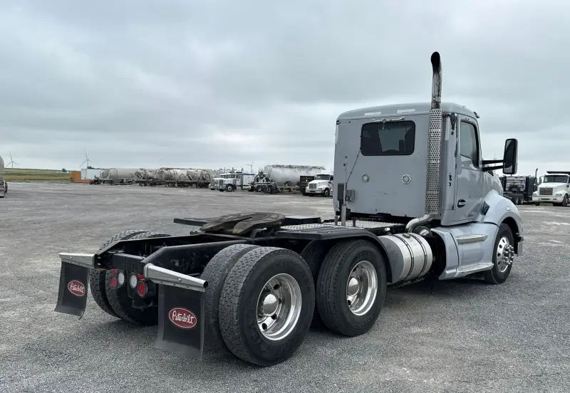 2016 Kenworth T680 photo 5