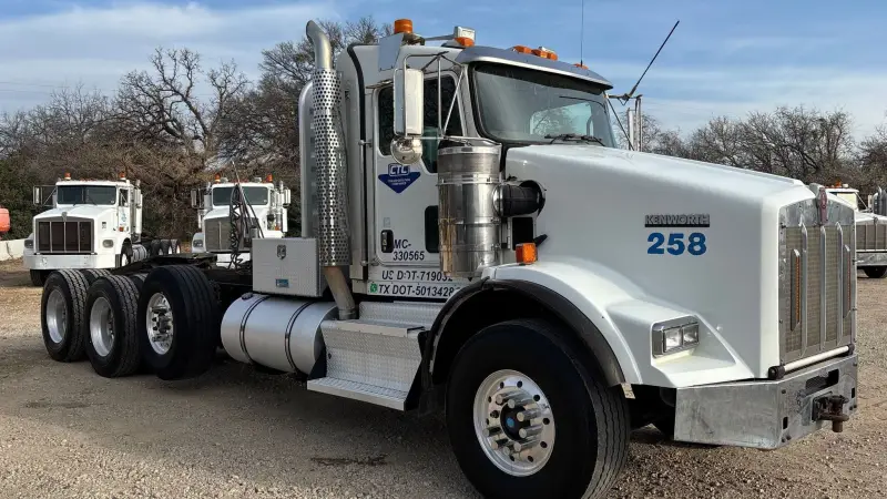 2013 Kenworth T800 photo 3