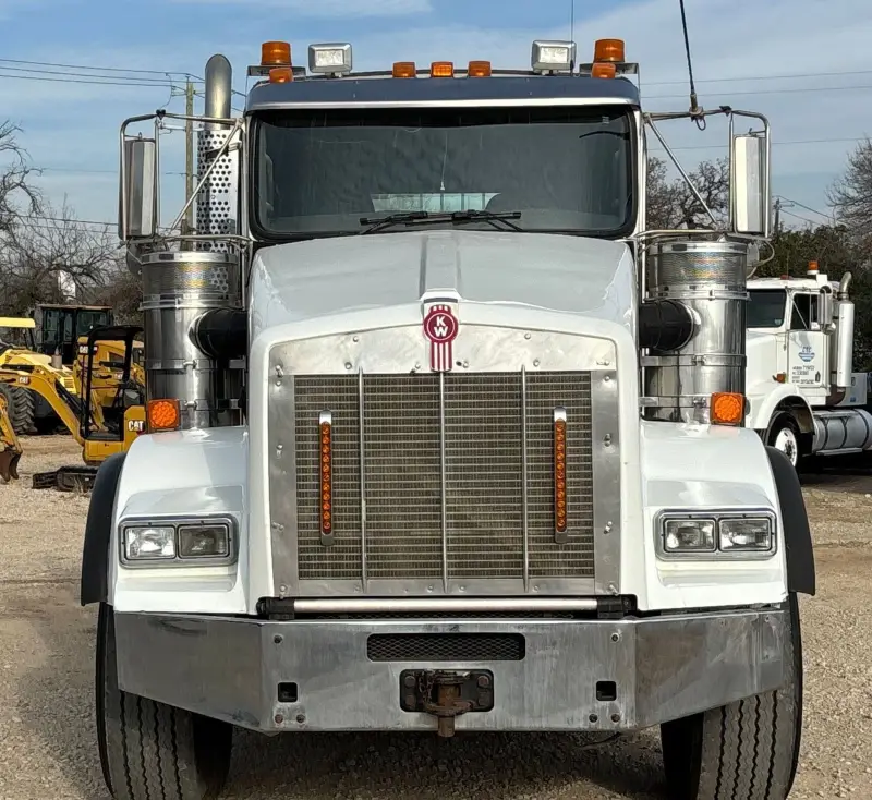 2013 Kenworth T800 photo 2