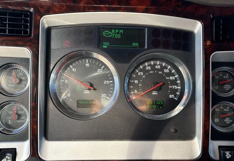 2016 Kenworth T660 photo 30