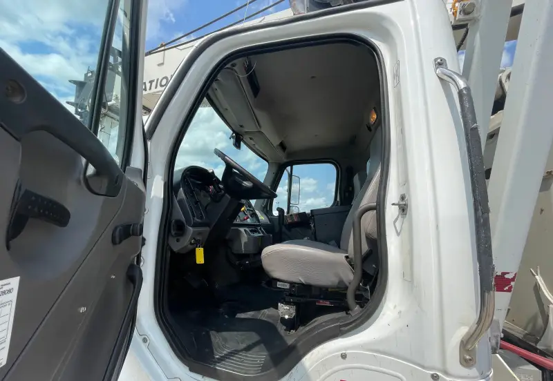2012 Freightliner 114SD photo 44