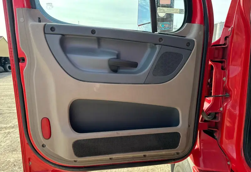 2015 Freightliner Cascadia photo 23