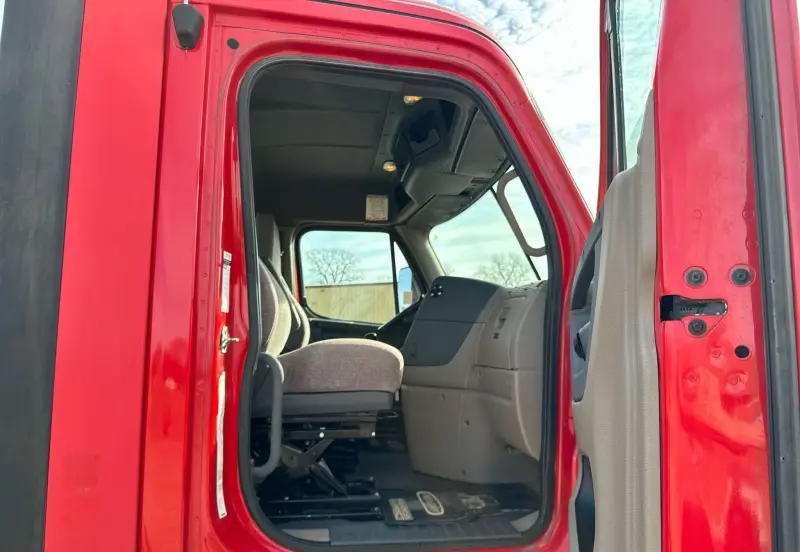 2015 Freightliner Cascadia photo 39