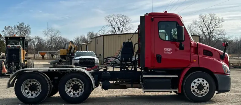 2015 Freightliner Cascadia photo 4