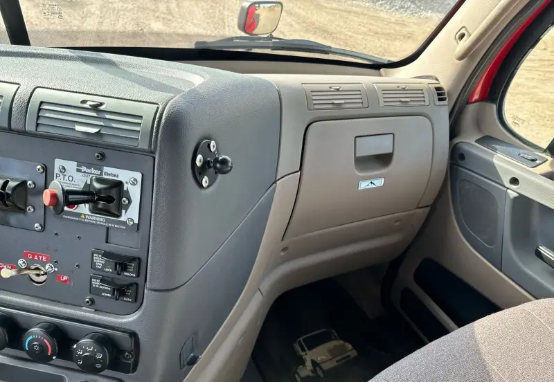 2015 Freightliner Cascadia photo 33