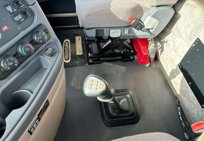 2015 Freightliner Cascadia photo 34
