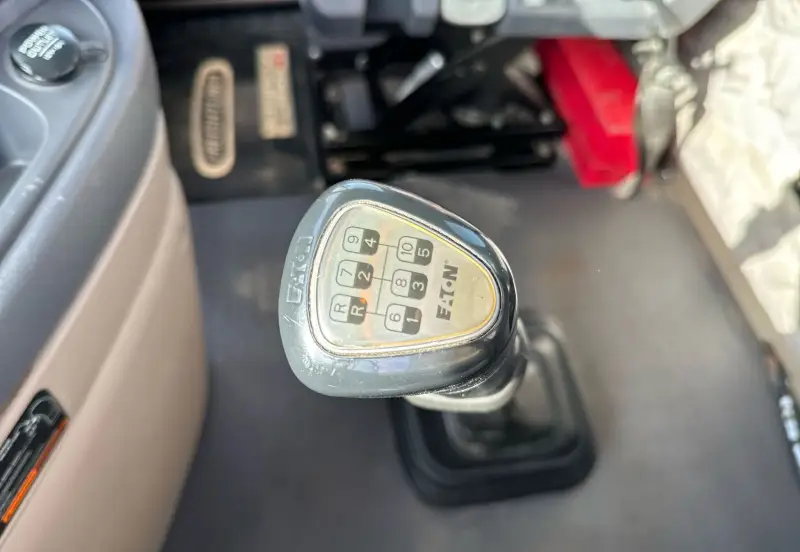 2015 Freightliner Cascadia photo 35