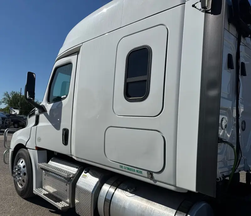 2019 Freightliner Cascadia photo 10