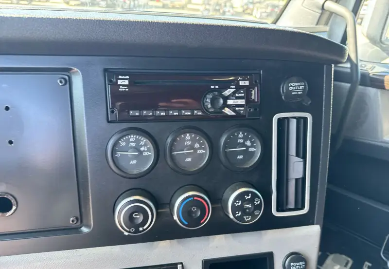 2019 Freightliner Cascadia photo 46
