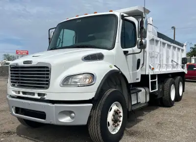 2010 Freightliner Business Class M2