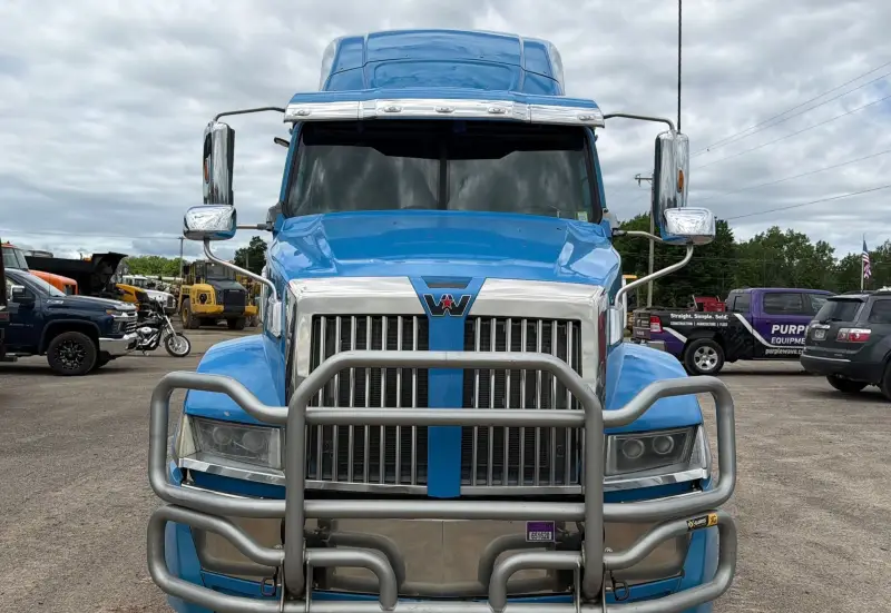 2019 Western Star 5700XE photo 2