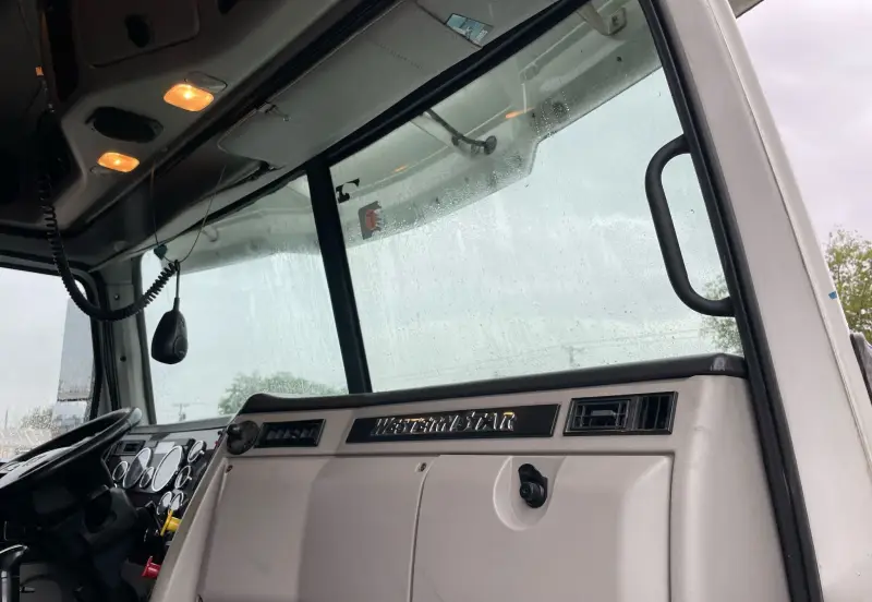 2016 Western Star 5700XE photo 27