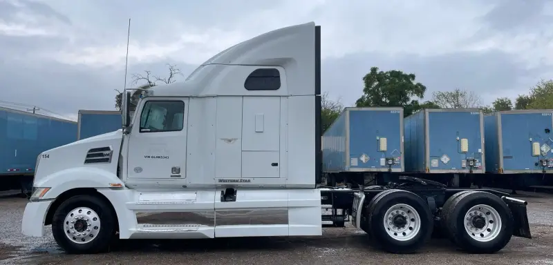 2016 Western Star 5700XE photo 8