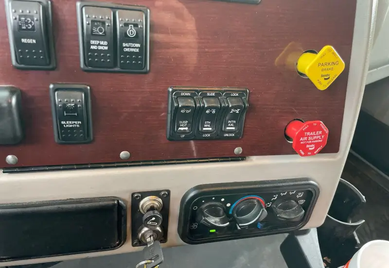2016 Western Star 5700XE photo 22