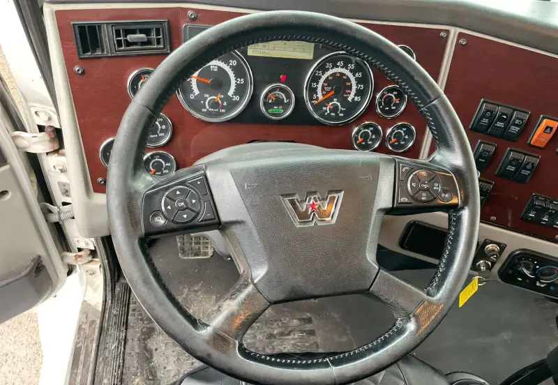 2016 Western Star 5700XE photo 17