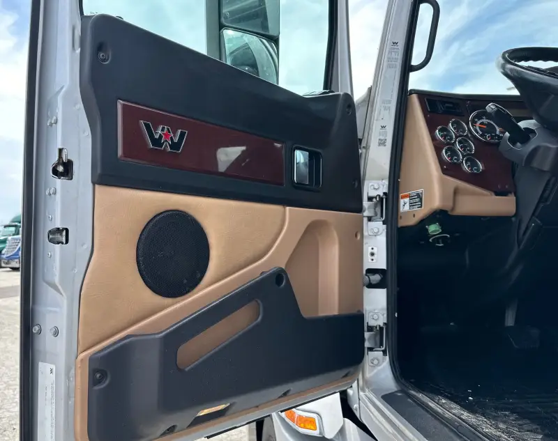 2020 Western Star 5700XE photo 15