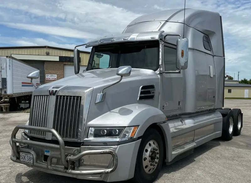 2020 Western Star 5700XE photo 1