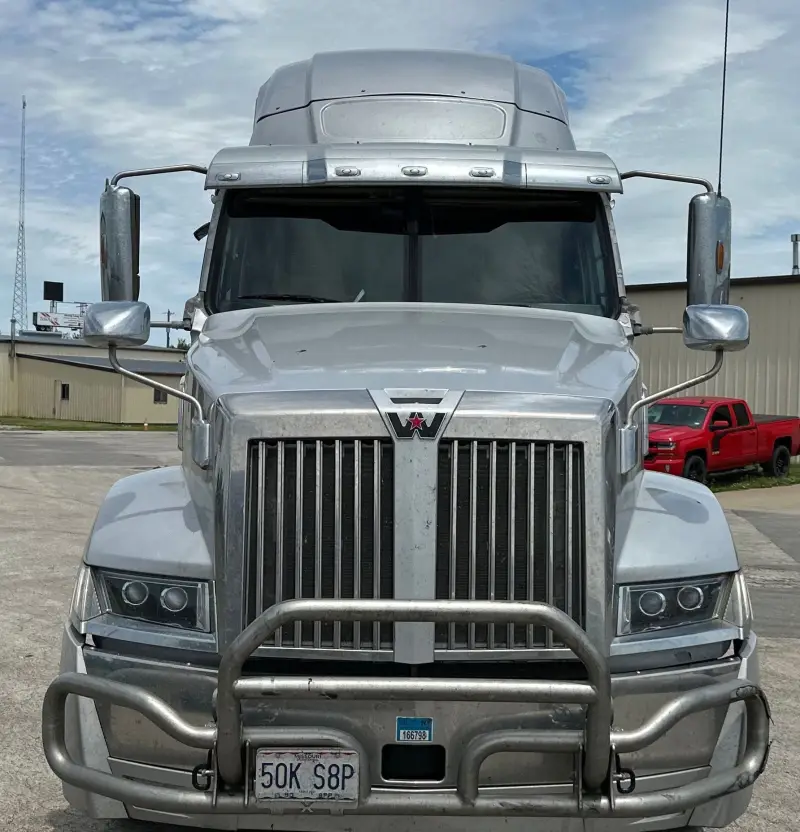 2020 Western Star 5700XE photo 2