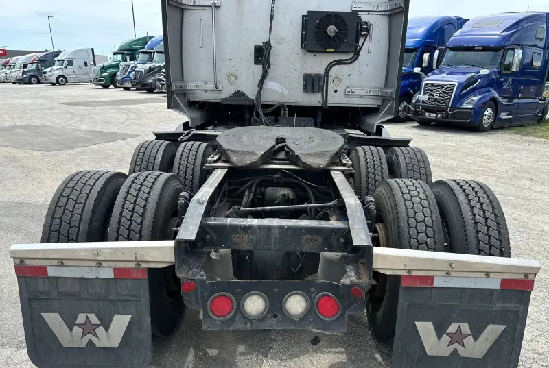 2020 Western Star 5700XE photo 10