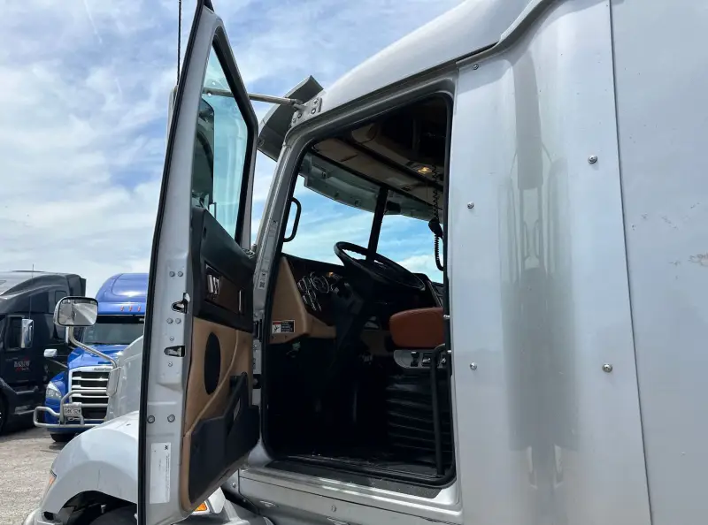 2020 Western Star 5700XE photo 14