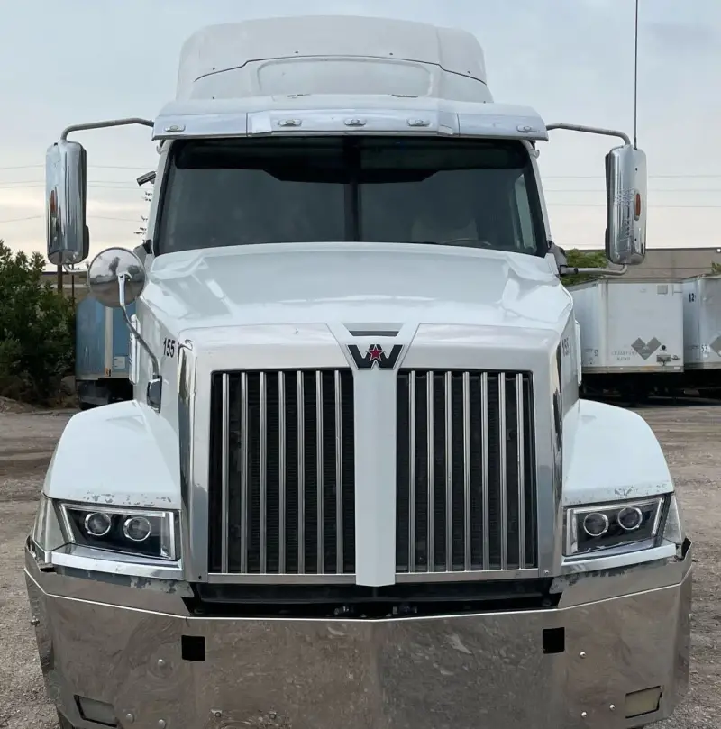 2016 Western Star 5700XE photo 2