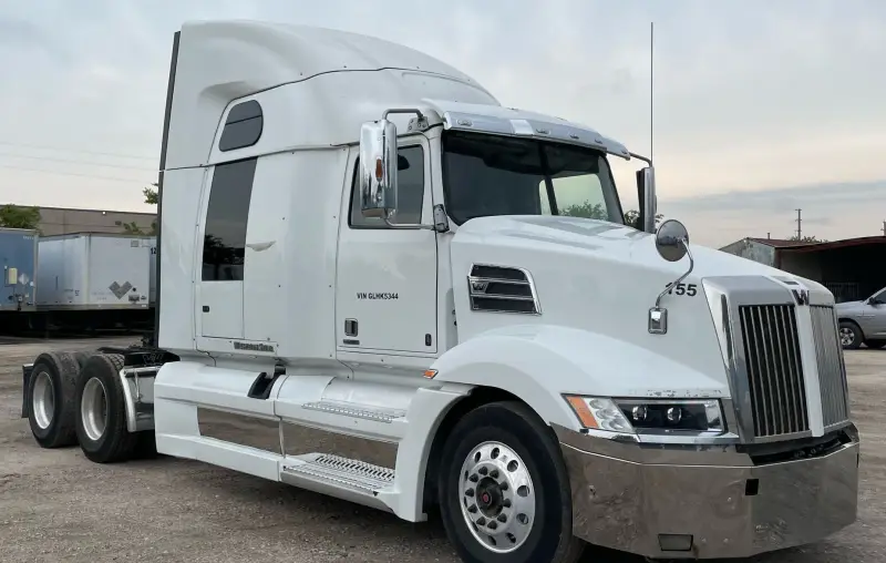 2016 Western Star 5700XE photo 3