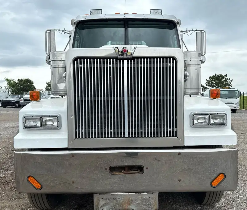 2012 Western Star 4900 Conventional photo 2