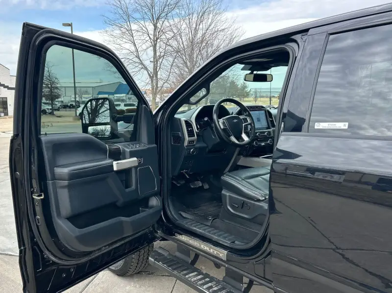 2022 Ford F250 Super Duty photo 16