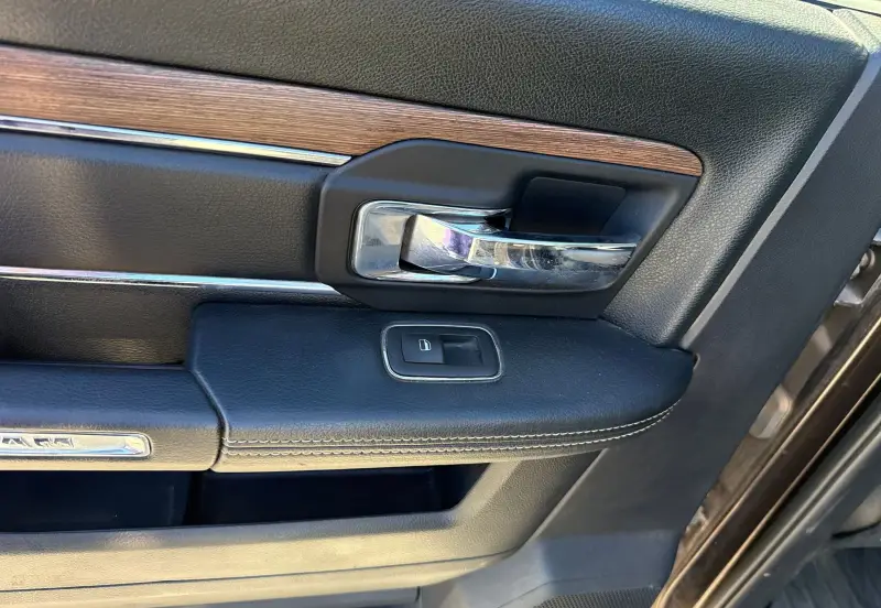 2016 RAM 3500 photo 35